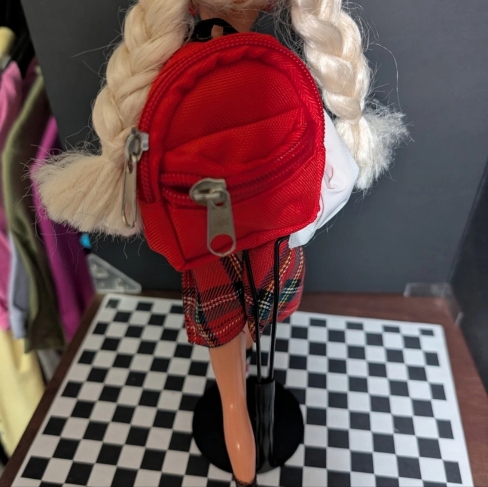 *FINAL PRICE UNLESS BUNDLED Vintage Restyled 90's School Girl Dressed Barbie - Picture 4 of 8